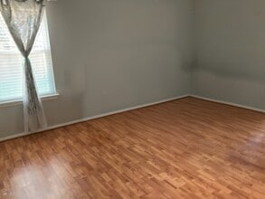 Building Photo - 3002 Avanti Ct