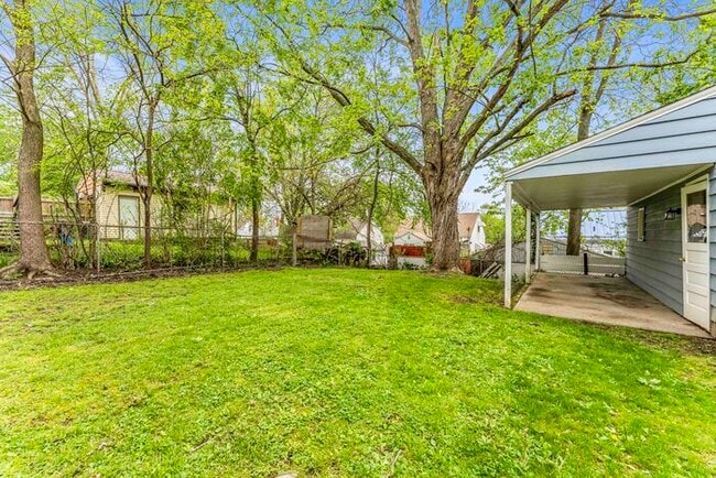 Building Photo - 1171 Hilltop Dr