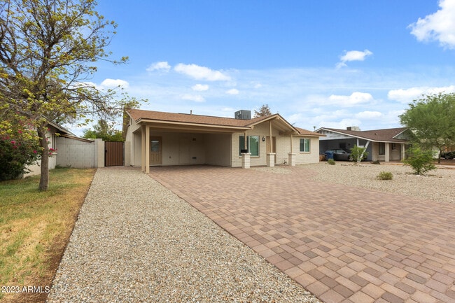 Building Photo - 224 E Oxford Dr