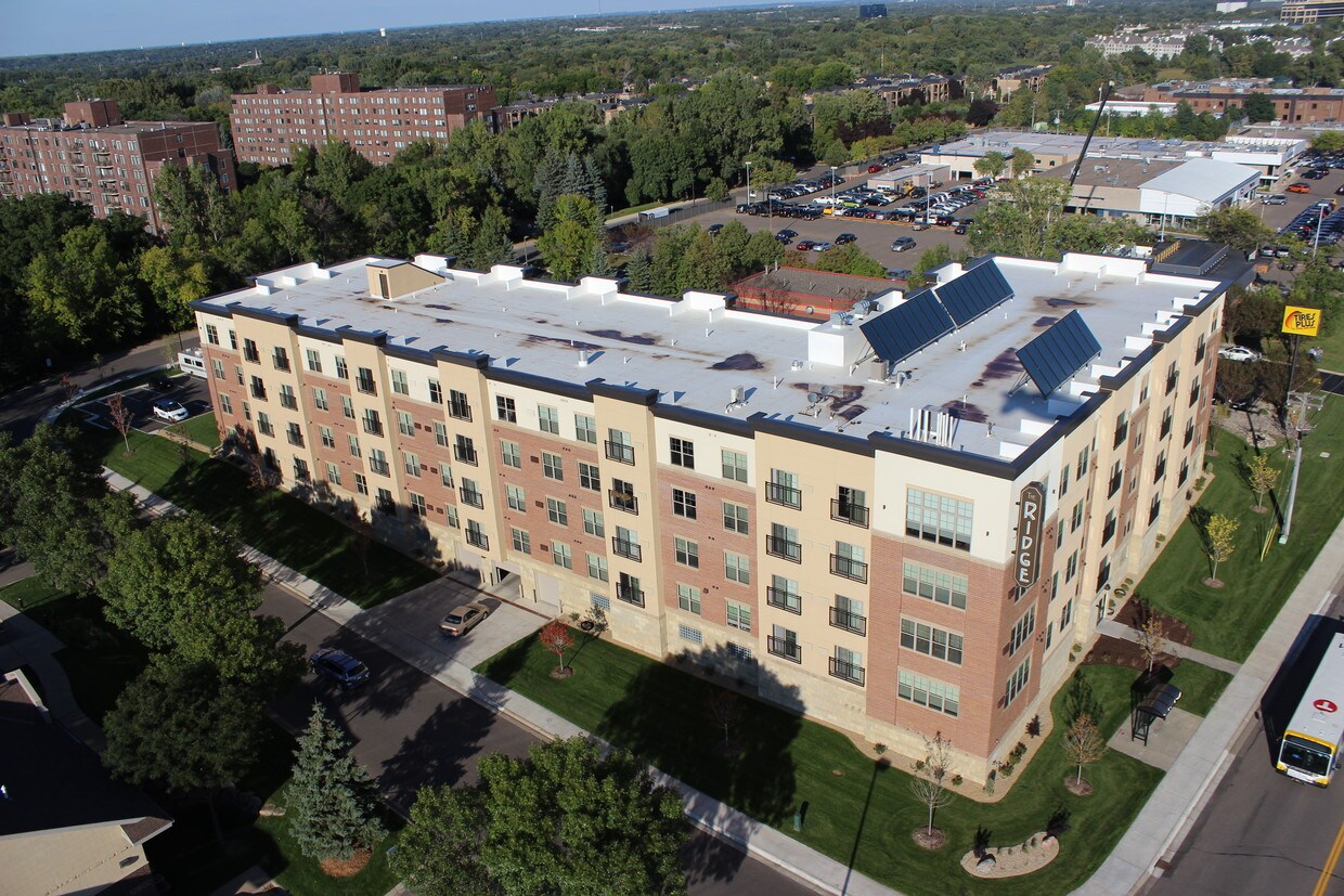 12708 Wayzata Blvd, Hopkins, MN 55305 Apartments in Hopkins, MN