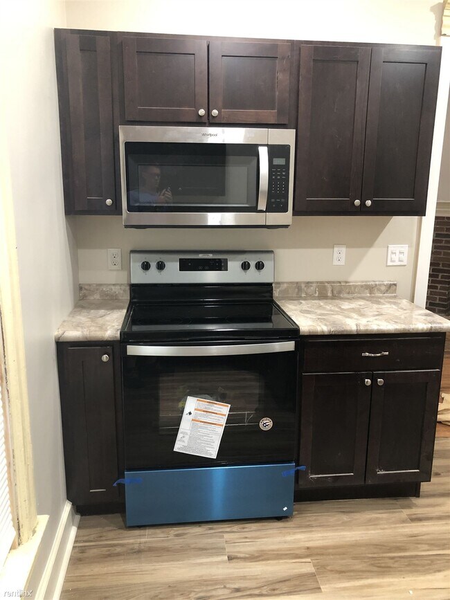 Foto del edificio - 3 br, 1.5 bath Duplex - 109 North Berrien ...