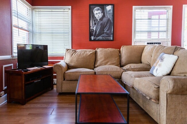 Foto del edificio - Furnished Short Term Vista Del Mar Apartments