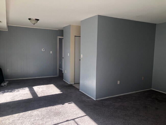 Building Photo - 9276 Adelphi Rd