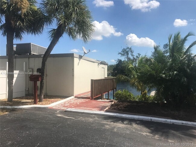 Building Photo - 6510 Miami Lakes Dr