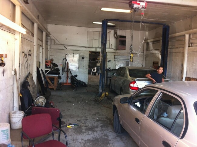 Building Photo - 3426 S 300 W