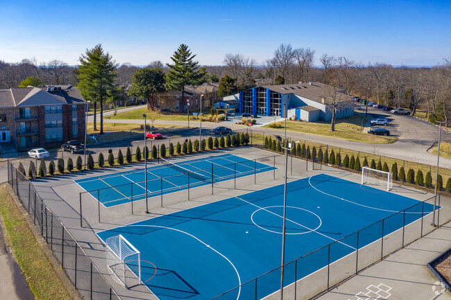 Sports Amenity Photo - Park at Hurstbourne