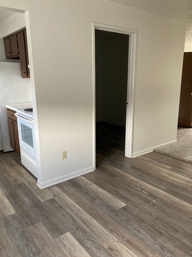 Foto del edificio - 554 Churchill Rd