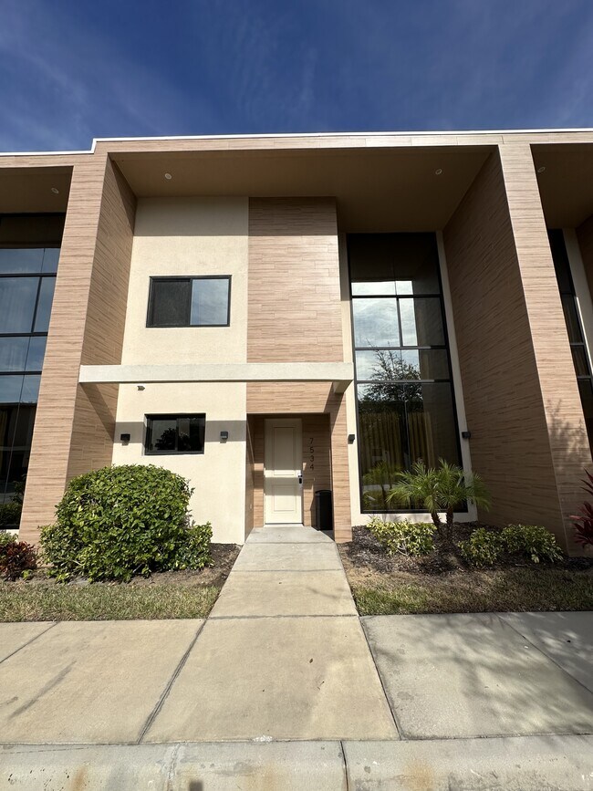 Building Photo - 7534 Brooklyn Dr