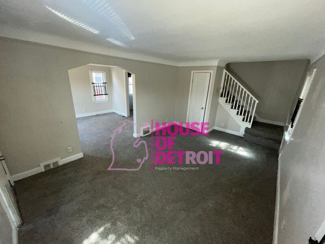 Primary Photo - 2 BEDROOM | 1 BATH |
