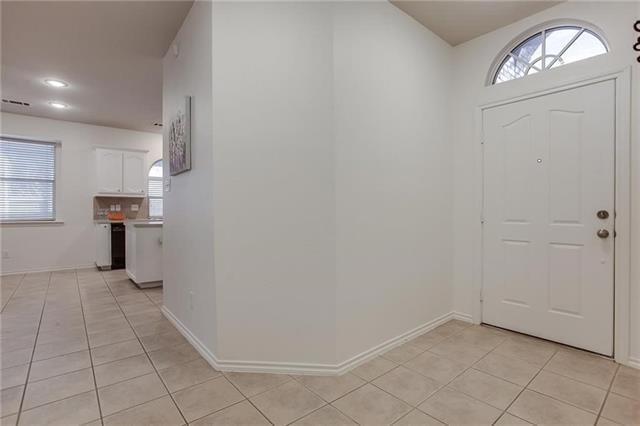 Building Photo - 3817 Summersville Ln