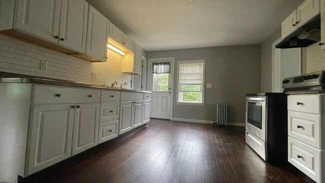 Building Photo - 588 Hartford Ave W