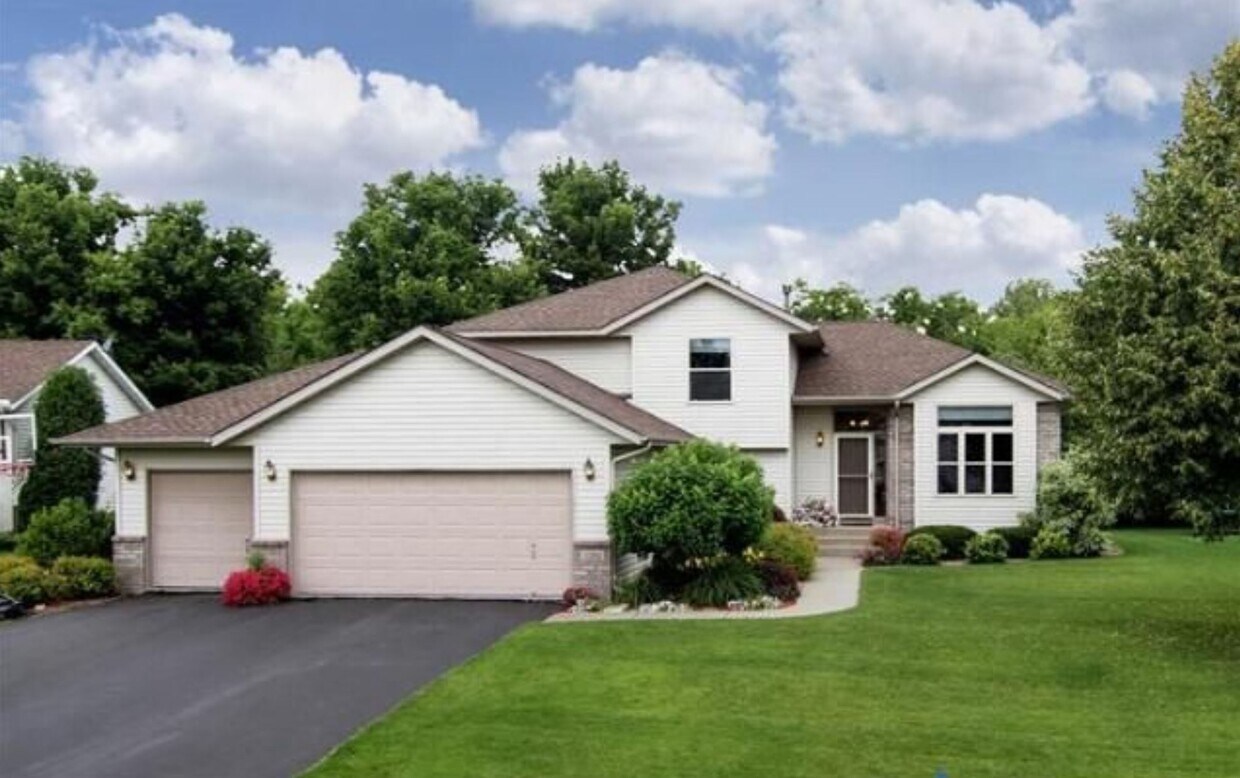 Foto principal - 9282 Creek Way