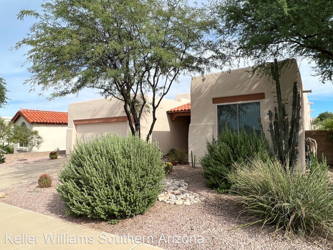 Primary Photo - 3 br, 2 bath House - 301 E Shadow Bluff
