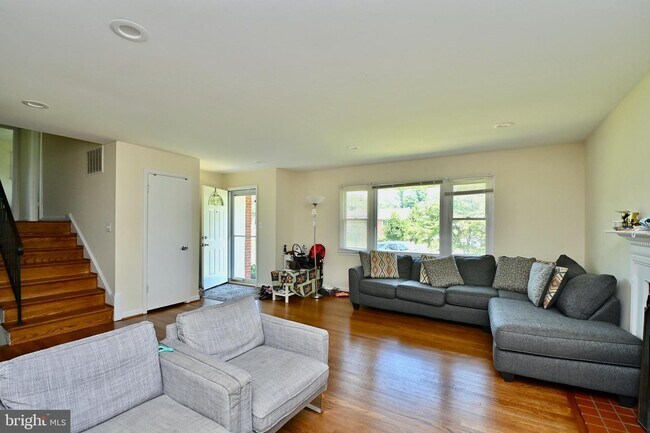 Foto del edificio - 6513 Divine St