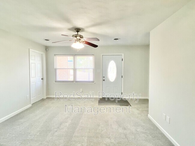 Foto del edificio - 701 Whitney Ct