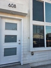 Building Photo - 608 E 29th St