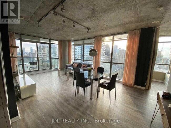 Photo du bâtiment - 285 Mutual St