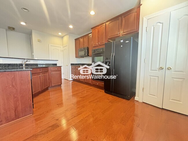 Building Photo - 3511 Carriage Walk Ln