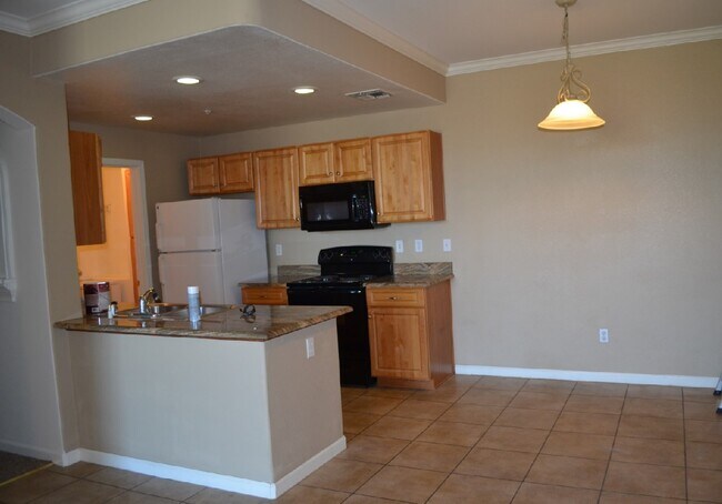 Foto del edificio - 1360 Shady Ln