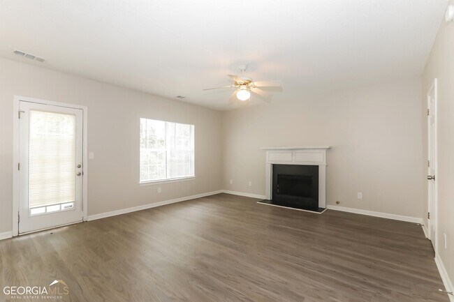 Building Photo - 6371 Stonebridge Creek Ln