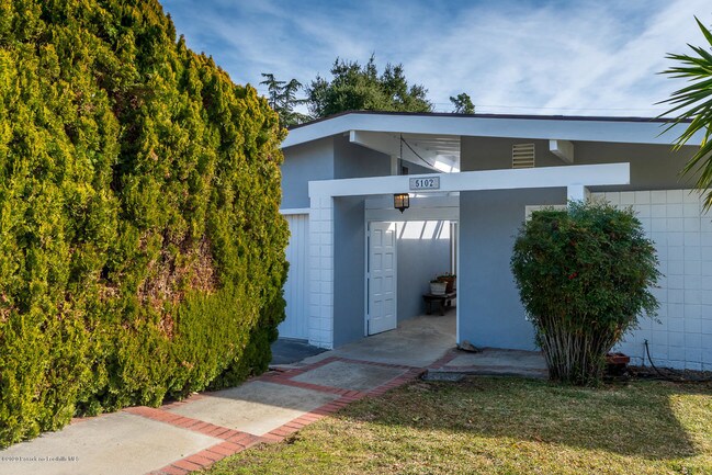 Building Photo - 5102 Daver Ave