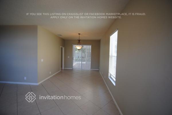 Foto del edificio - 1081 Fairfax Cir W