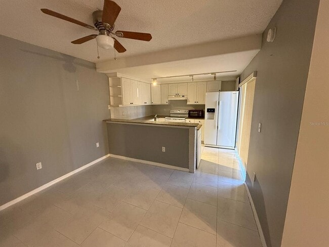 Foto del edificio - 5276 Middle Ct