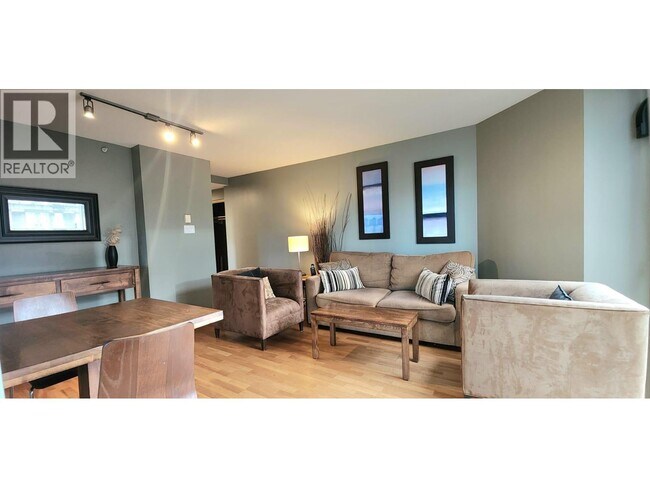 Building Photo - 1155 Homer St