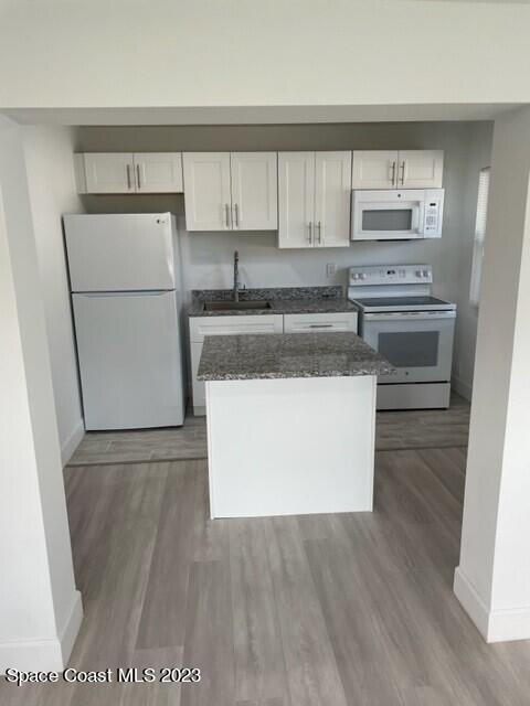 Building Photo - 1052 Sea Grape Dr