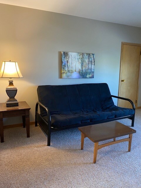 Sala de estar amueblada - 455 9th St