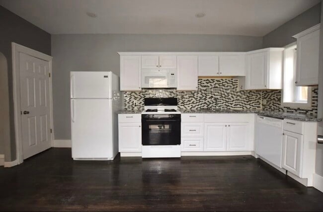 Building Photo - 108 S 4th St