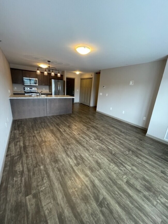 Building Photo - Island City Properties
