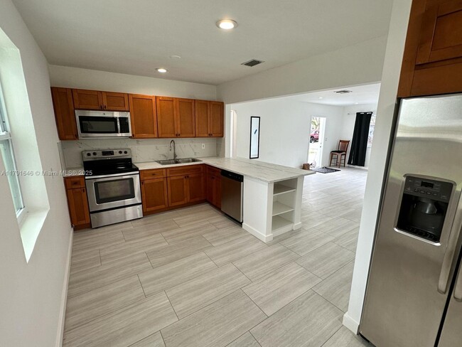 Foto del edificio - 708 SW 6th St