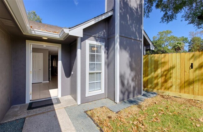 Building Photo - 3607 Hampstead Ct
