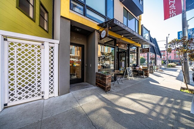 Building Photo - 463 Hayes St
