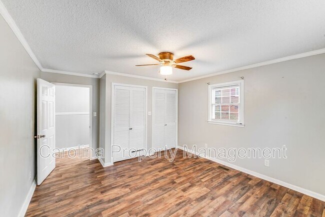 Foto del edificio - 909 Marion St