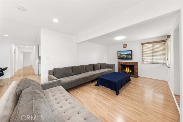 Foto del edificio - 12329 Burton St