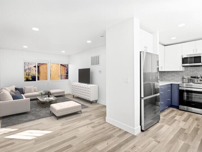 Photo - 26 W Girard Ave Apartment