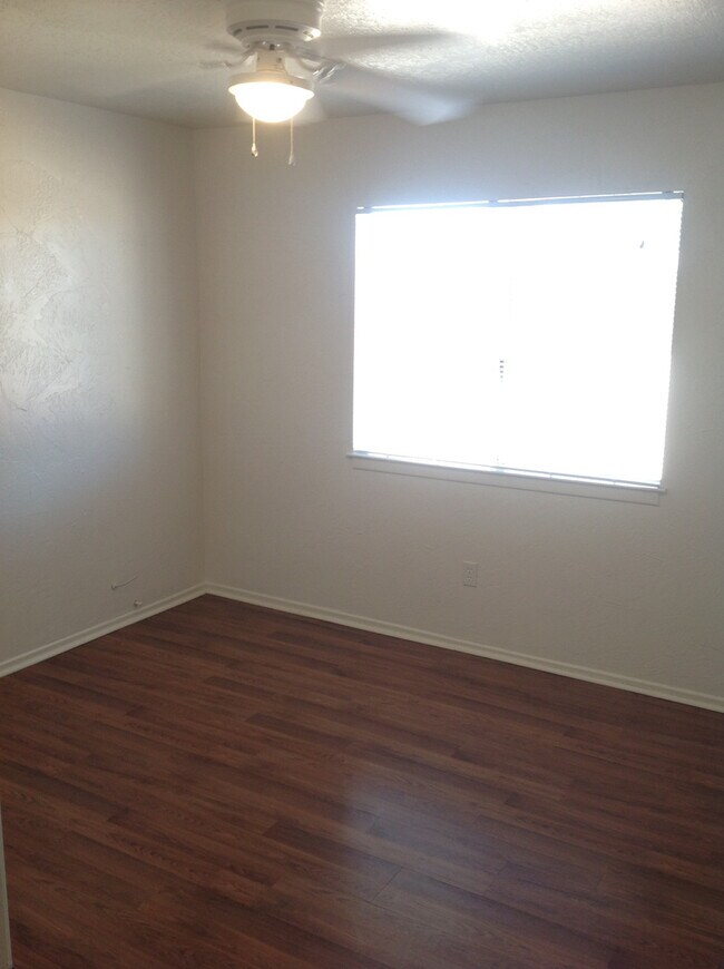 Foto del edificio - 21335 Bear Valley Rd