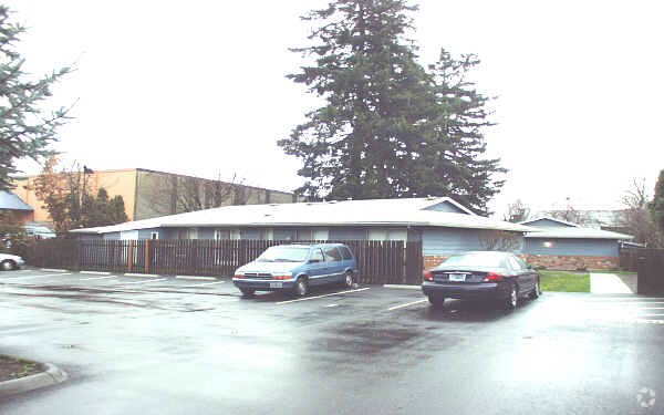 Building Photo - 622 SE 146th Ave