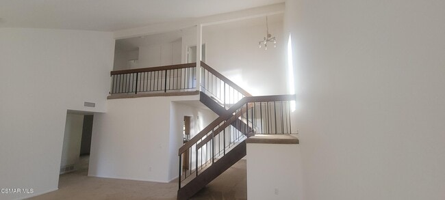 Building Photo - 611 Calle Del Sur