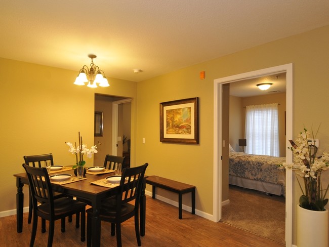 Dining room - Ivy Terrace Senior Residences