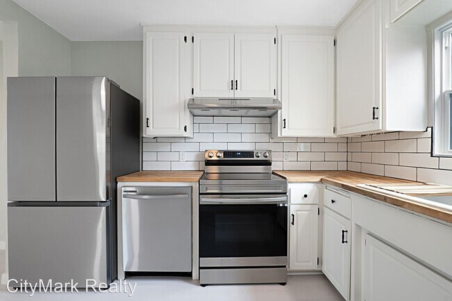 Building Photo - 2 br, 2 bath House - 5405 Olvera Ave