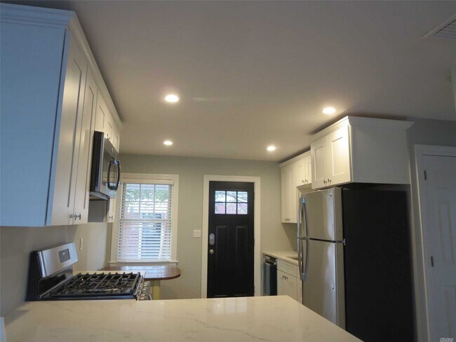 Building Photo - 163 Nassau Blvd