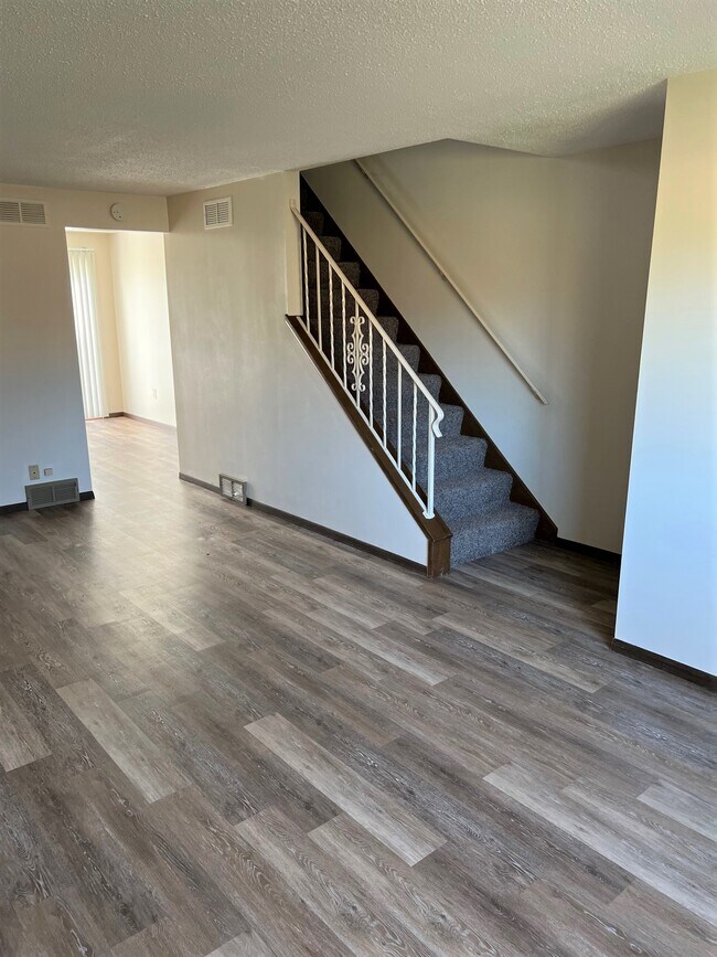 Foto del edificio - 5620 Huckleberry St NW