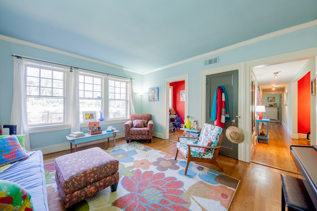 Sun-lit living room - 691 Penn Ave NE