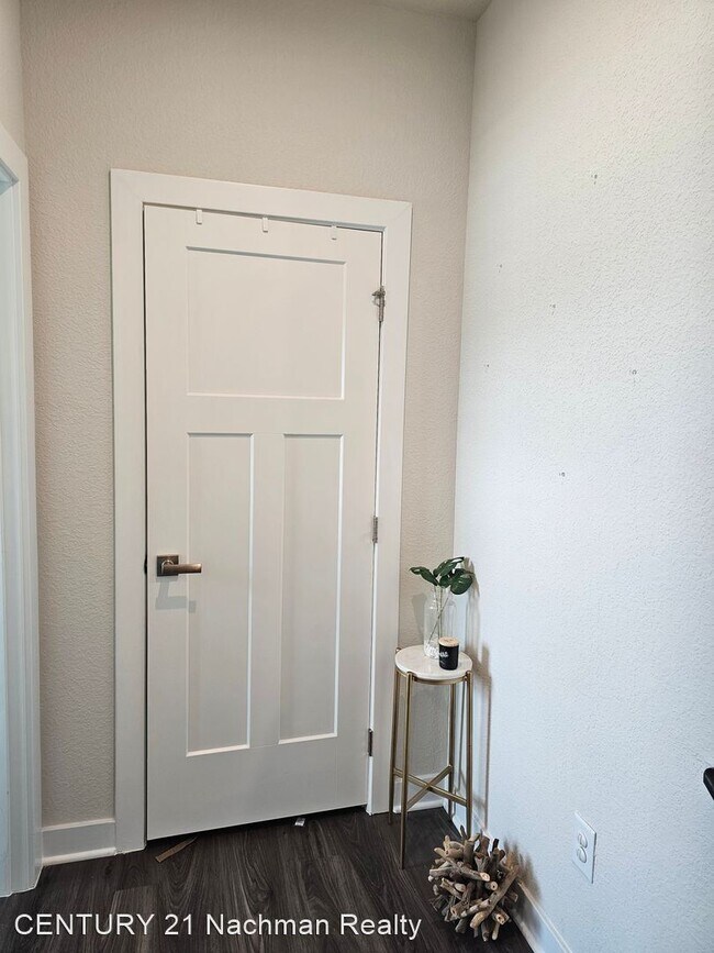 Building Photo - 4 br, 2.5 bath House - 433 Patriots Walke ...
