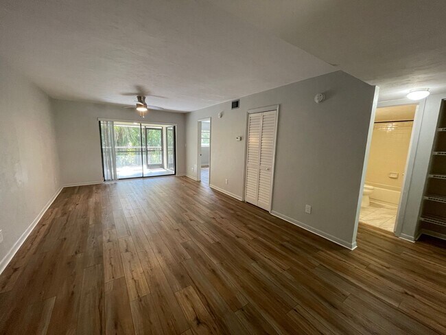 Foto del edificio - ANNUAL RENTAL - 2 BED / 2 BATH - IN PINE H...