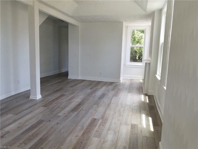 Building Photo - 114 W 28th St