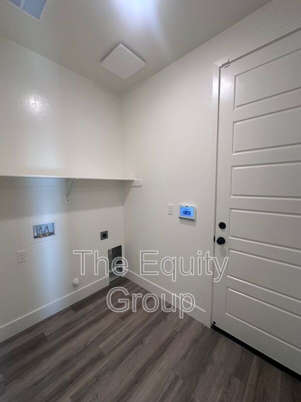 Foto del edificio - 2405 N Fontana St